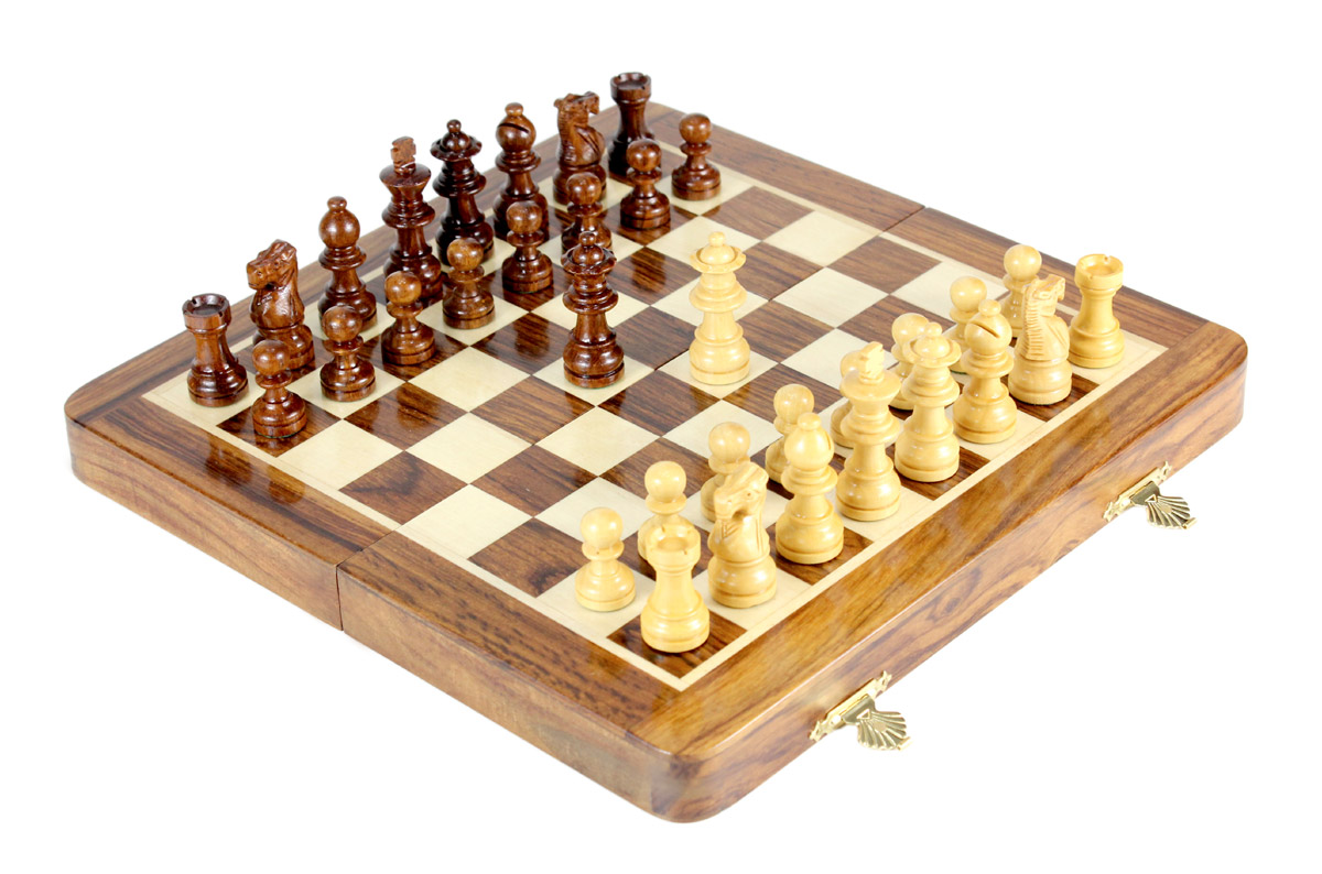 10" Folding chess board ideal for travelling purpose. King Height - 2" (50mm) King Base - 0.70" (18mm)